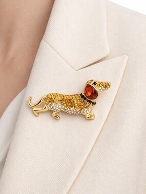 NWT Rhinestone Dachshund Dog Brooch Pin Gold Tone Crystal Enamel